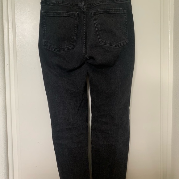 Good American. Good Girlfriend petite fit. Distressed. Size 0. Very light wear. - Picture 5 of 5